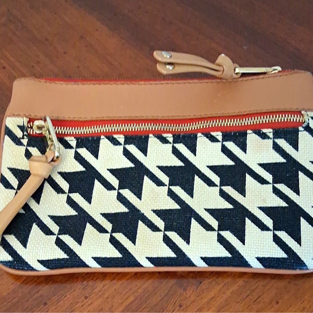 Clutch Spartina 449 Black & White with Red Lining Excellent Condition